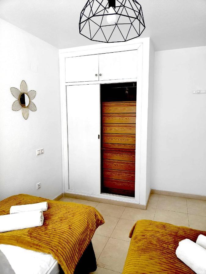 Apartamento La Playa Blanca 1 Orbiplaya, Pool, Beach Front, Wifi Torrevieja Exterior foto